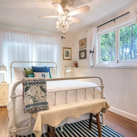 Redwood Hollow Cottages